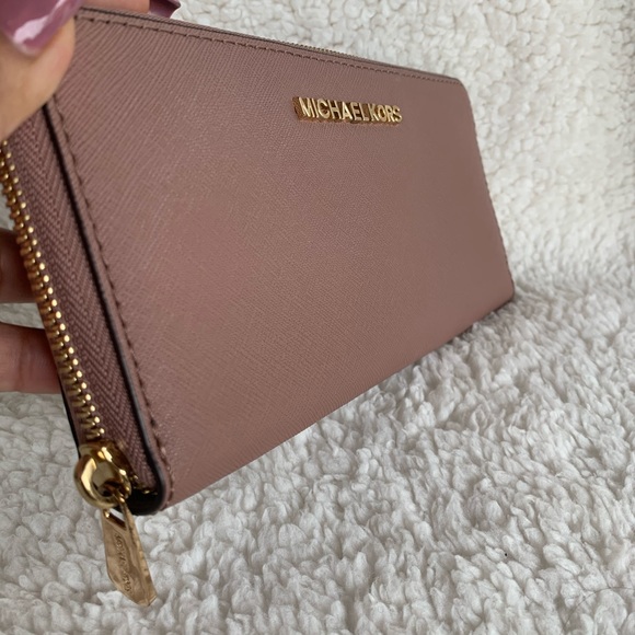 New Michael Kors dusty rose wallet - Picture 2 of 4